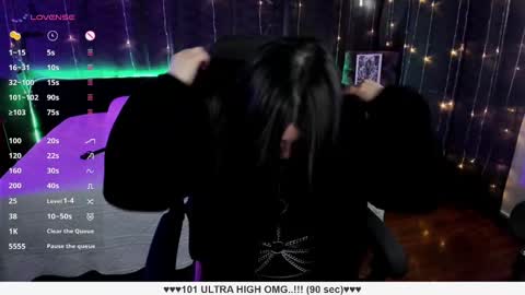 Snapshot of santos_liah chatting on 03.11.25 Liah Santos online show from 03.11.25