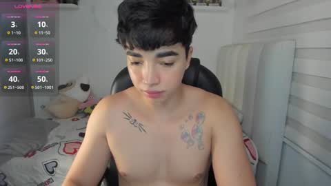 Snapshot of santy7u7 chatting on 06.16.26 Mr. Santiago online show from 06.16.26