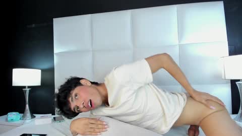 Santiago Carrington online show from 12.20.24