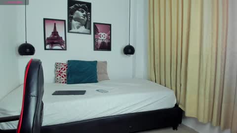 Santiago Carrington online show from 12.21.24