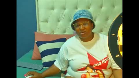 Snapshot of sanuche59670 chatting on 02.15.26 sanuche59670 online show from 02.15.26