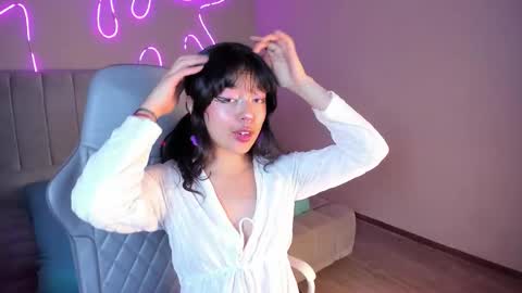 Snapshot of saphyralux chatting on 03.30.26 saphyralux online show from 03.30.26