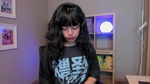 Snapshot of saphyralux chatting on 05.06.26 saphyralux online show from 05.06.26