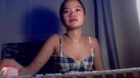 Snapshot of sapphire_amora chatting on 09.10.25 sapphire_amora online show from 09.10.25