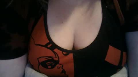 Snapshot of sapphirefoxx96 chatting on 11.17.25 Sapphirefoxx online show from 11.17.25