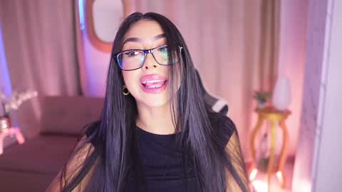 Sara  online show from 01.13.25