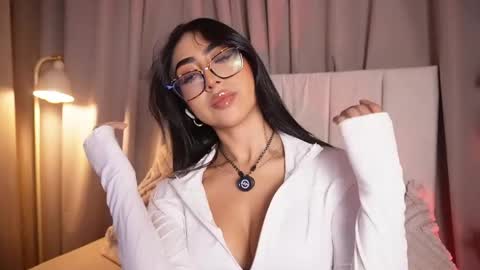 Sara  online show from 04.29.26