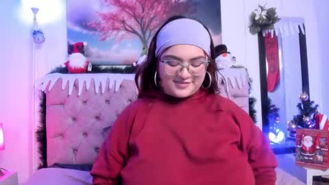 Snapshot of sara_ariass chatting on 12.14.24 SARA ARIAS online show from 12.14.24