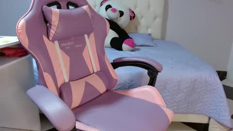 sara_blomd online show from 04.17.26