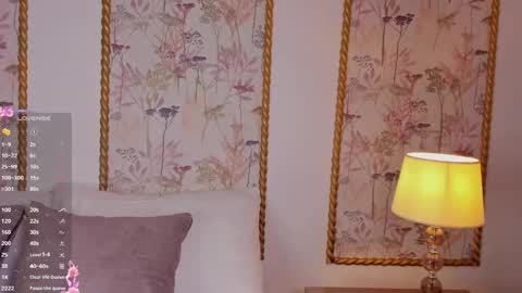 Snapshot of sara_castro24 chatting on 12.16.25 Sara online show from 12.16.25