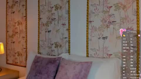 Snapshot of sara_castro24 chatting on 01.10.26 Sara online show from 01.10.26