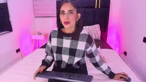 Sara Cook online show from 04.27.26
