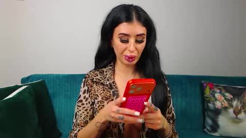 Im Sara I am happy to be here  online show from 01.14.26