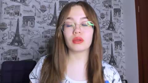 Snapshot of sara_kox chatting on 02.04.25 sara_kox online show from 02.04.25