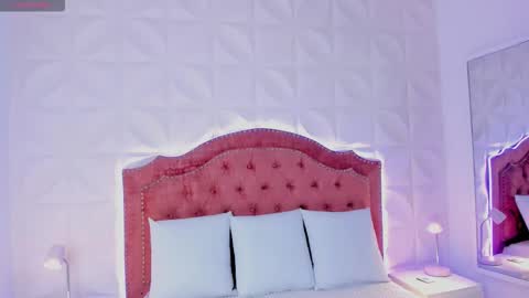 Snapshot of sara_laurent_ chatting on 01.16.26 sara laurent online show from 01.16.26