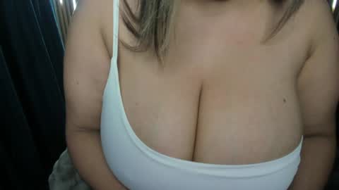 Snapshot of sara_lizcano chatting on 05.18.26 sarah LIZCANO....... online show from 05.18.26