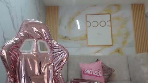 Snapshot of sara_lopez_s chatting on 10.01.25 Sara online show from 10.01.25