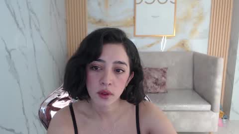 Snapshot of sara_lopez_s chatting on 10.06.25 Sara online show from 10.06.25