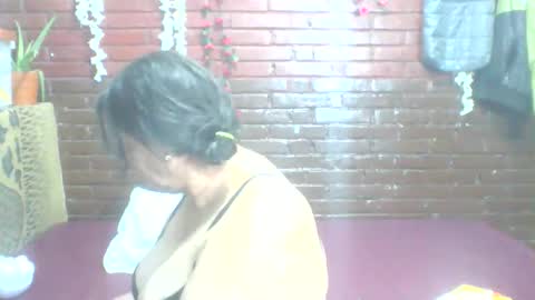 Snapshot of sara_love43 chatting on 04.08.26 Sara love online show from 04.08.26