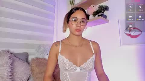 Snapshot of sara_madrid_ chatting on 06.12.26 online show from 06.12.26