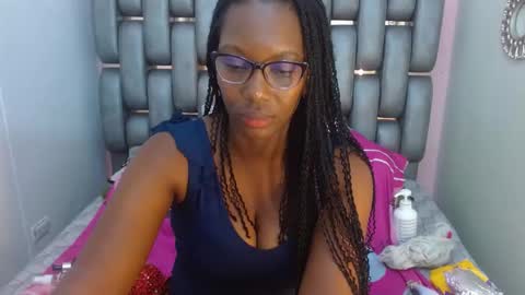 S A R A online show from 11.12.25