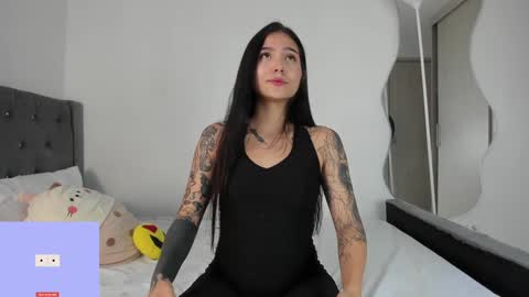 Snapshot of sara_queen9 chatting on 12.11.24 Sara online show from 12.11.24