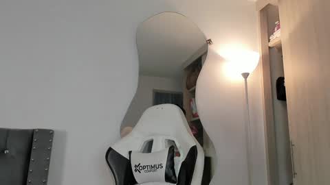 Snapshot of sara_queen9 chatting on 01.13.25 Sara online show from 01.13.25