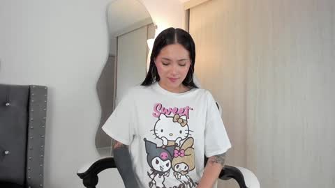 Snapshot of sara_queen9 chatting on 01.16.25 Sara online show from 01.16.25