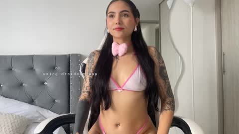 Snapshot of sara_queen9 chatting on 02.12.25 Sara online show from 02.12.25