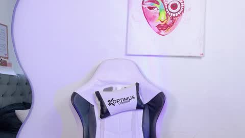 Snapshot of sara_queen9 chatting on 09.29.25 Sara online show from 09.29.25