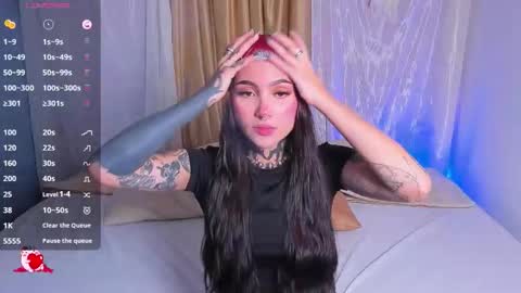 Snapshot of sara_queen9 chatting on 10.13.25 Sara online show from 10.13.25