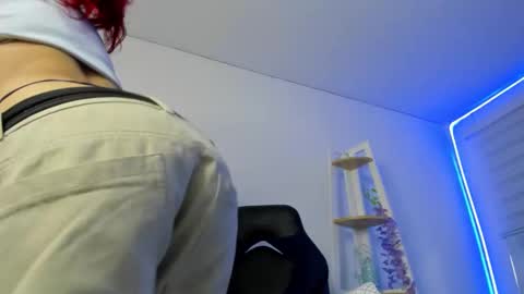 sara_red_x online show from 03.27.26