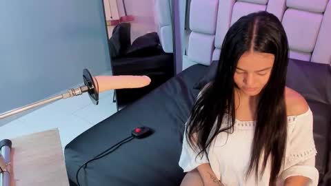 Snapshot of sara_rhoades_ chatting on 11.16.25 Sara online show from 11.16.25