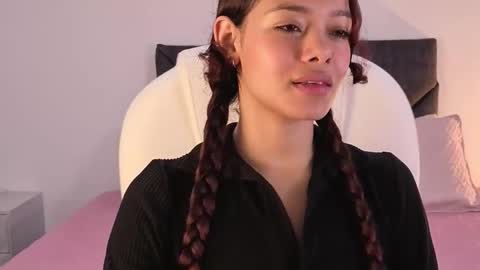 Snapshot of sara_sharma chatting on 09.24.25 sara online show from 09.24.25
