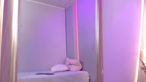 sara_slim_ online show from 10.21.25