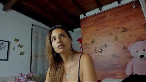 Snapshot of sara_thompson01 chatting on 01.17.26 SARA online show from 01.17.26