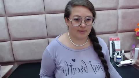 Snapshot of sara_thonson_ chatting on 02.09.25 sara_thonson_ online show from 02.09.25