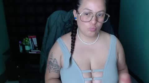 Snapshot of sara_thonson_ chatting on 02.21.25 sara_thonson_ online show from 02.21.25