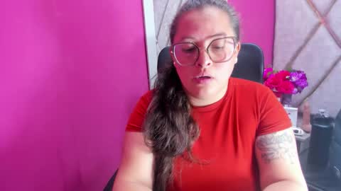 sara_thonson_ online show from 03.25.26