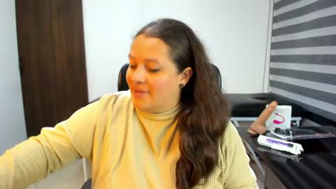 Snapshot of sara_thonson_ chatting on 08.05.26 sara_thonson_ online show from 08.05.26
