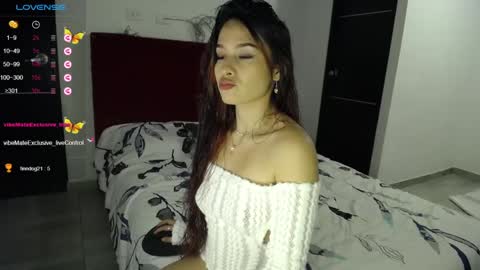 Snapshot of sara_wish_ chatting on 03.08.25 Bri online show from 03.08.25