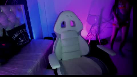 Snapshot of saraa_li chatting on 09.23.25 saraa_li online show from 09.23.25