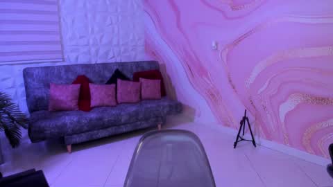 Sara online show from 12.26.24