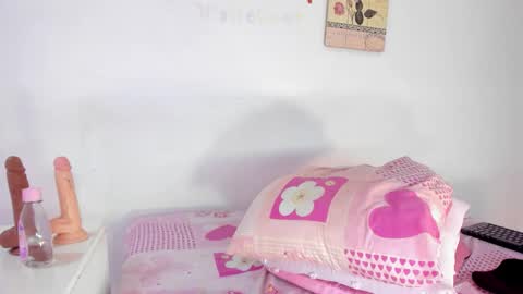 Snapshot of sarabi_ebony chatting on 11.08.25 Ebony Pocahontas online show from 11.08.25