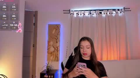Snapshot of saracavali chatting on 06.28.26 sara cavali online show from 06.28.26