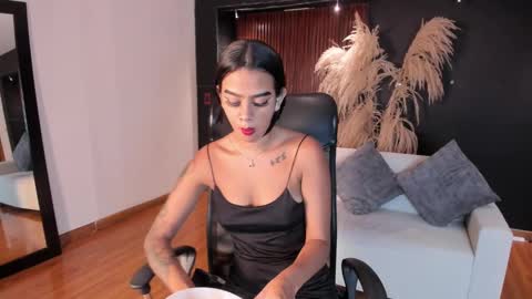 Snapshot of saracorraless chatting on 02.03.25 Sara Everyday From 1430 to 2130 Col Time online show from 02.03.25