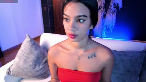 Snapshot of saracorraless chatting on 03.11.25 Sara Everyday From 1430 to 2130 Col Time online show from 03.11.25