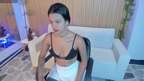 Snapshot of saracorraless chatting on 10.10.25 Sara Everyday From 1430 to 2130 Col Time online show from 10.10.25