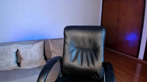 Snapshot of saracorraless chatting on 12.16.25 Sara Everyday From 1430 to 2130 Col Time online show from 12.16.25