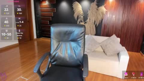 Snapshot of saracorraless chatting on 03.18.26 Sara Everyday From 1430 to 2130 Col Time online show from 03.18.26